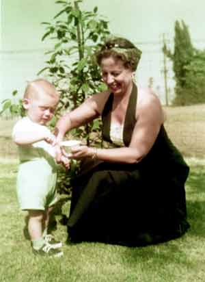 Eddie@17mo-IceCream-Jul56