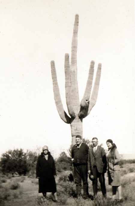 Harold&group-saguaro