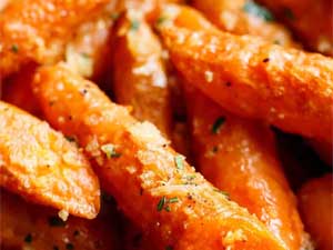 Garlic Parmesan Roasted Carrots