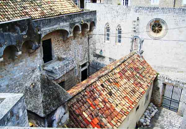 Old Rooves & Canon Balls - 051005-1133a