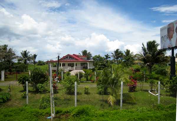 2442-RoadsideHouses-071014-1144a