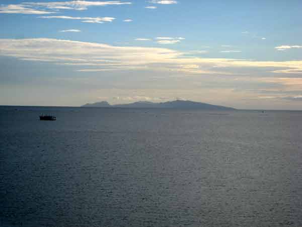2467-NextIslandOfFiji-071014-506p