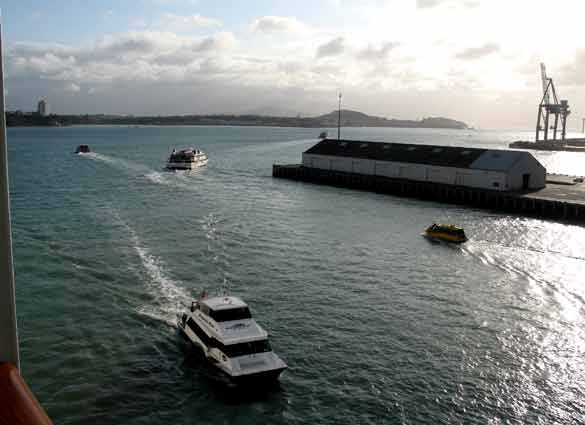 029-7904-BusyFerries-071017-715a