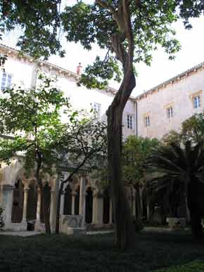 DominicanMonastery-courtyard-042805-901a