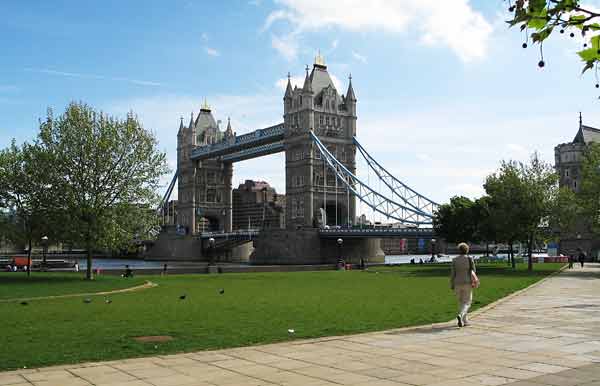 towerBridge-050305-1056a