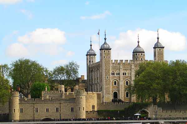 TowerOfLondon-050305-1058a