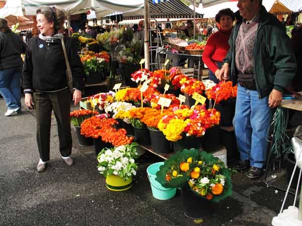 FlowerMarket-042405-954a