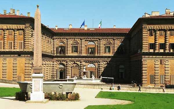 pitti palace exterior