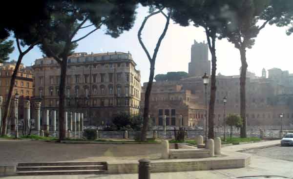 trajan's forum -042605-926a