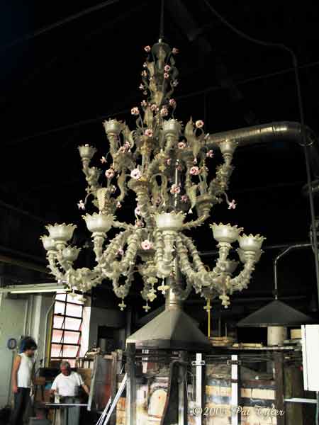 Chandelier-v-042905-1130a