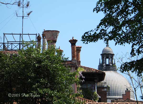 ChimneyPots&Dome-050105-1235p