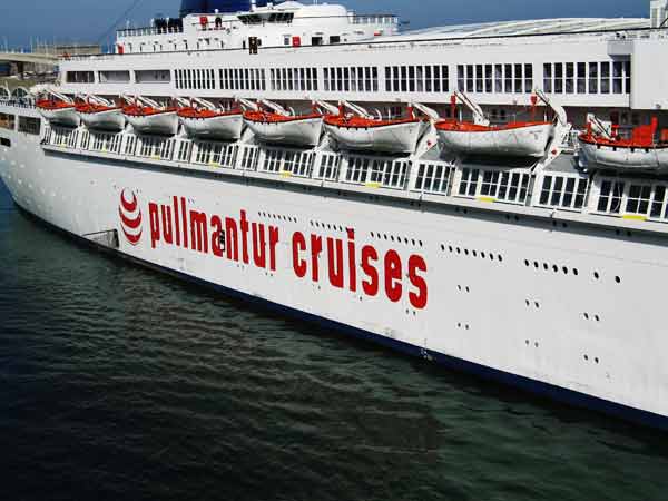 Pullmantur-Oceanic-(BigRedBoatI)-042305-506p