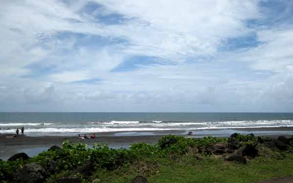 1669-BlackSandBeach-071007-1205p
