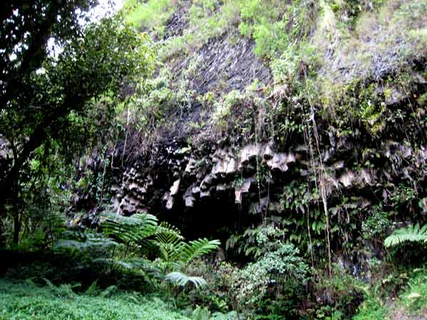 1708-LavaCrystals-BlackCave-071007-1257p