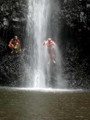 1752-ManJumpsIntoWater-071007-120p